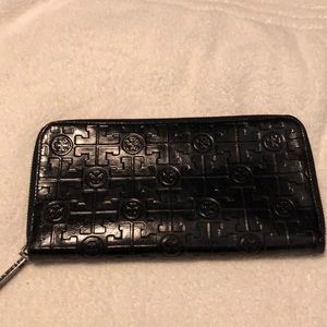 Tory burch wallet